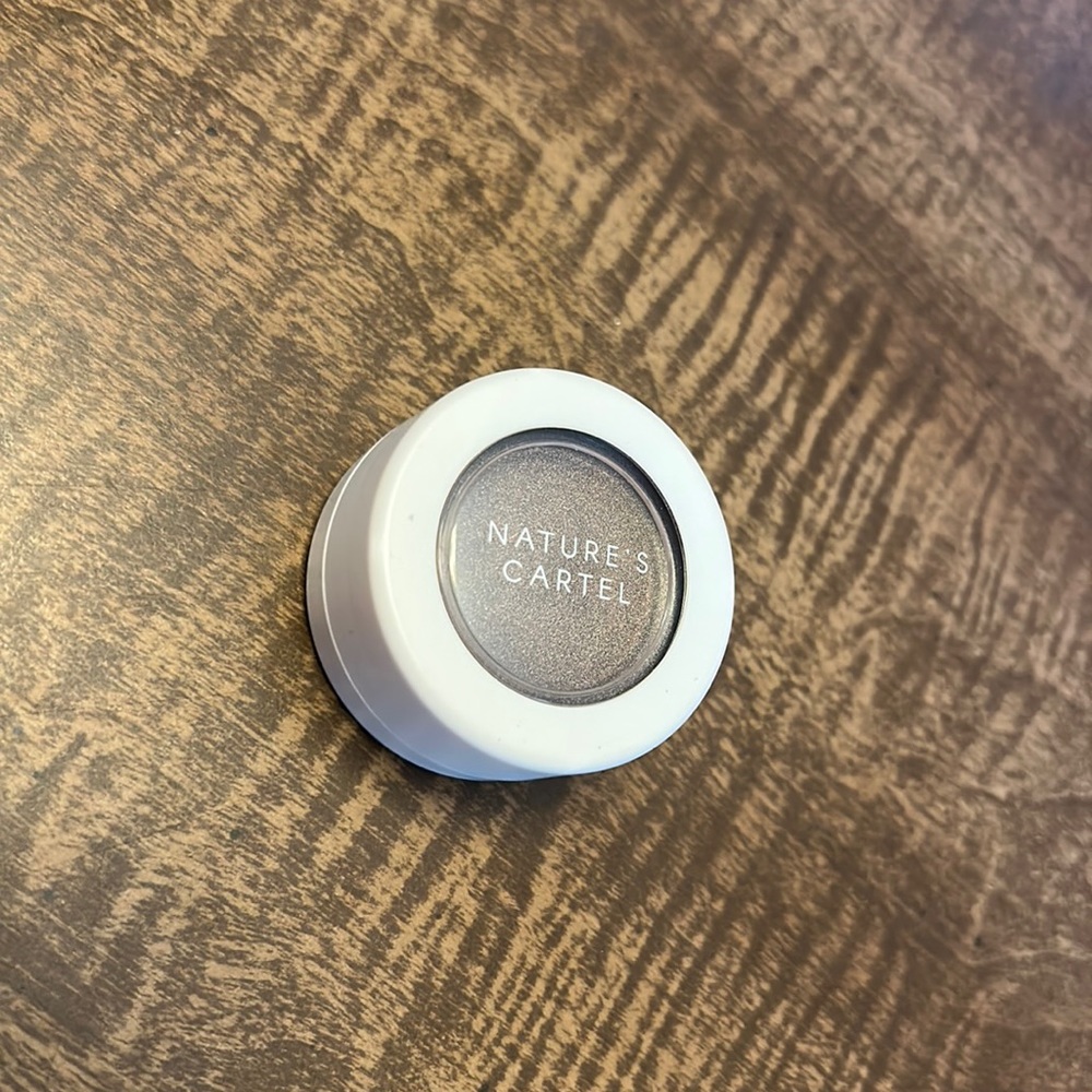 Nature’s Cartel Cream Eyeshadow